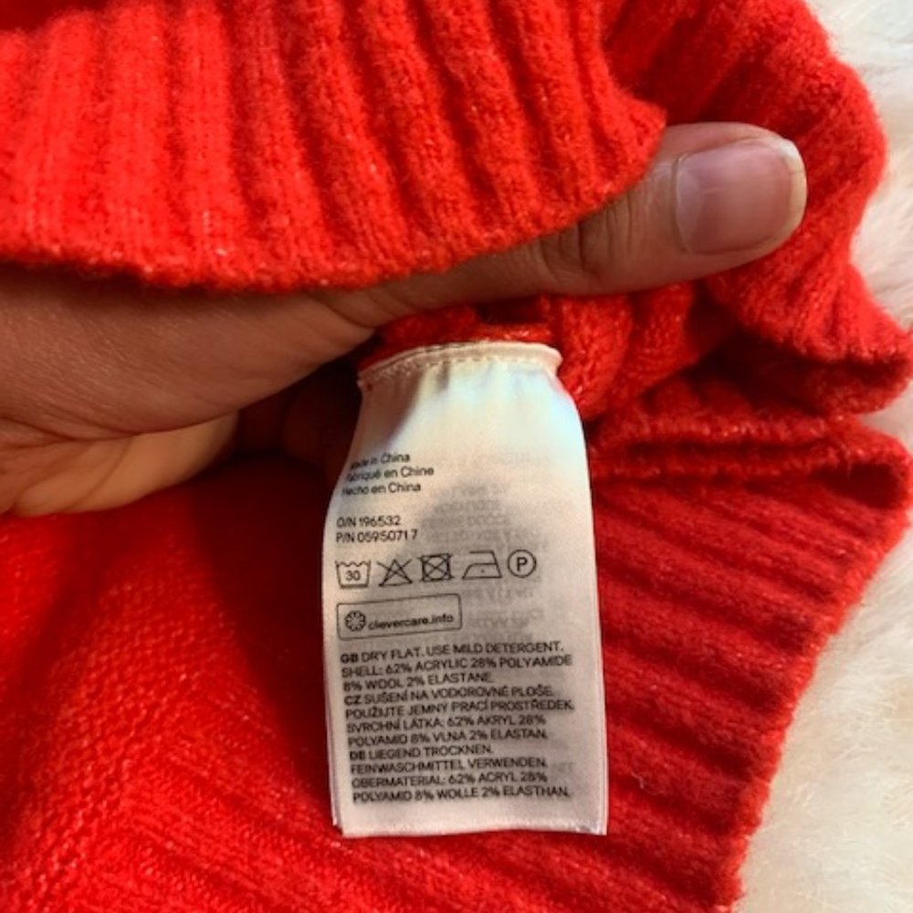 Sweater - Picture 2 of 5